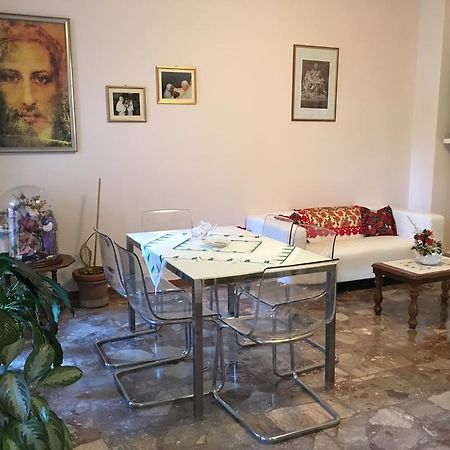 Casa Nostra Signora Hotel Isola Farnese Buitenkant foto