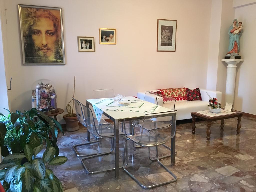 Casa Nostra Signora Hotel Isola Farnese Buitenkant foto