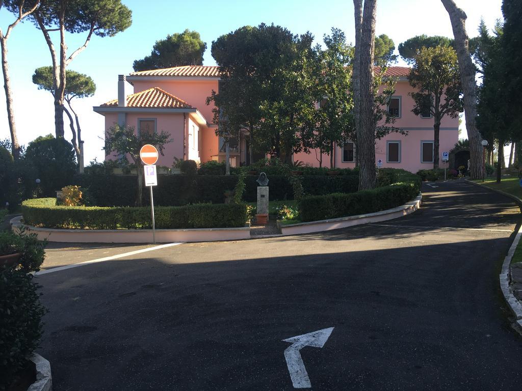 Casa Nostra Signora Hotel Isola Farnese Buitenkant foto