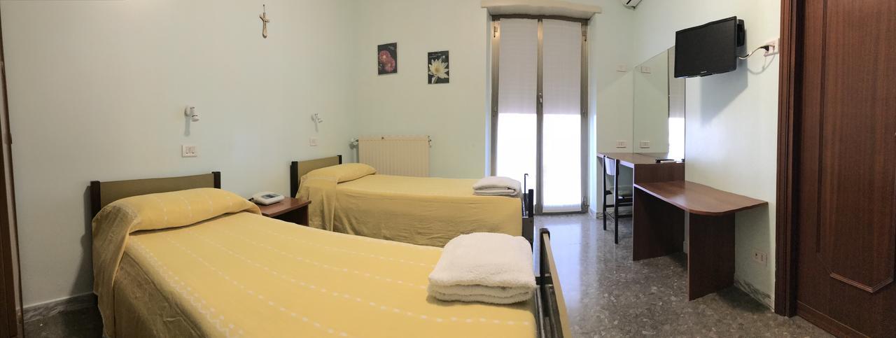Casa Nostra Signora Hotel Isola Farnese Buitenkant foto